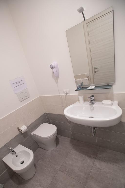 B&B Momenti Romani Екстериор снимка